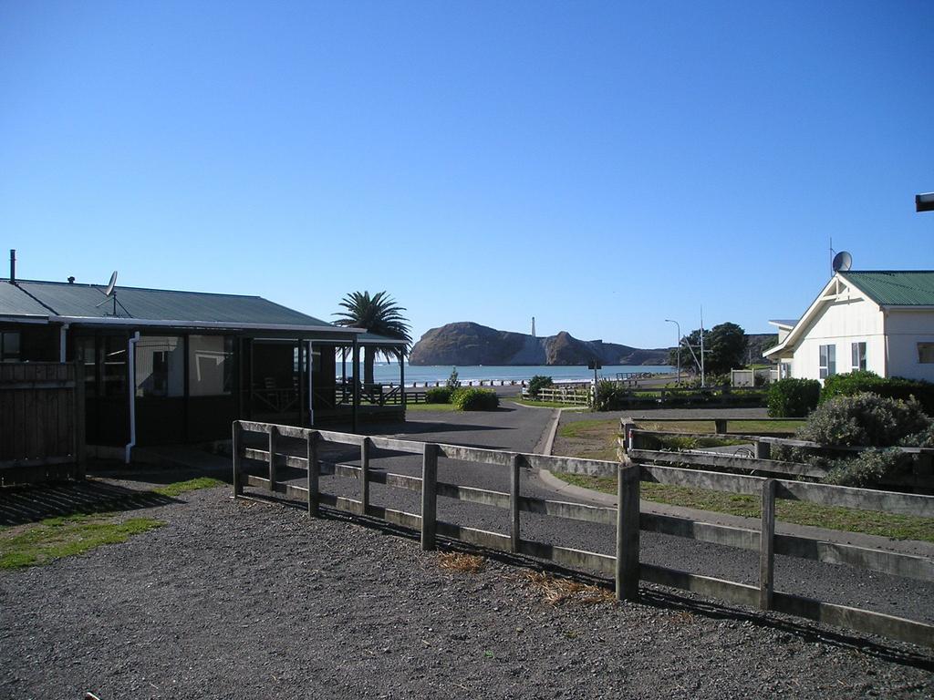 Castlepoint Holiday Park & Motels Room photo